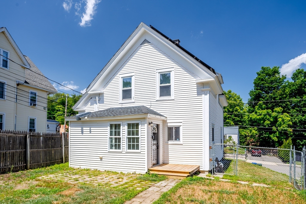 38 Cottage Street in Leominster