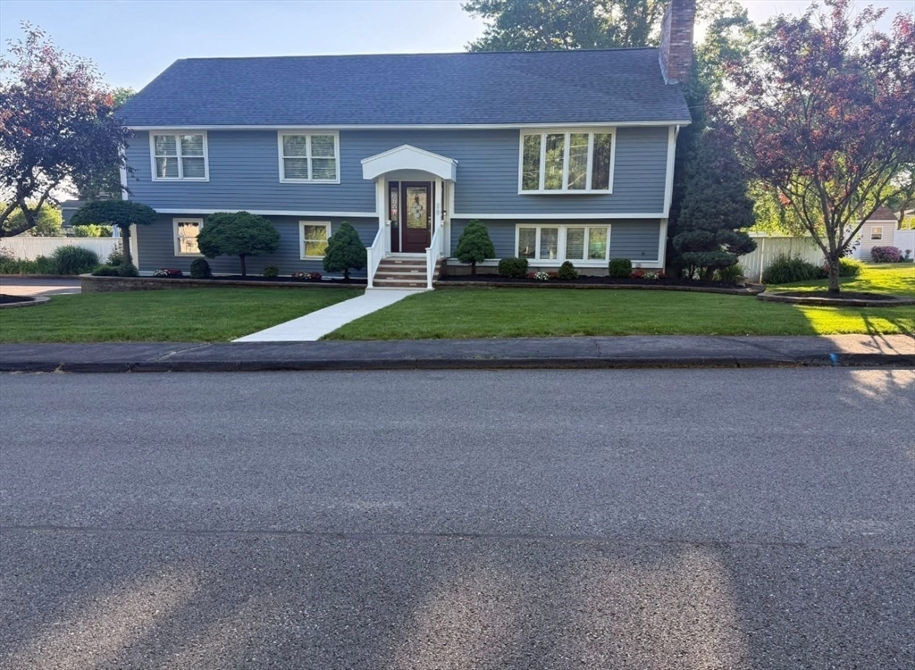 10 Dean Street in Hudson