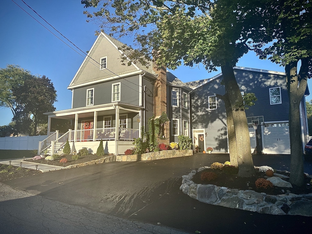 29 Bennett Street in Hudson