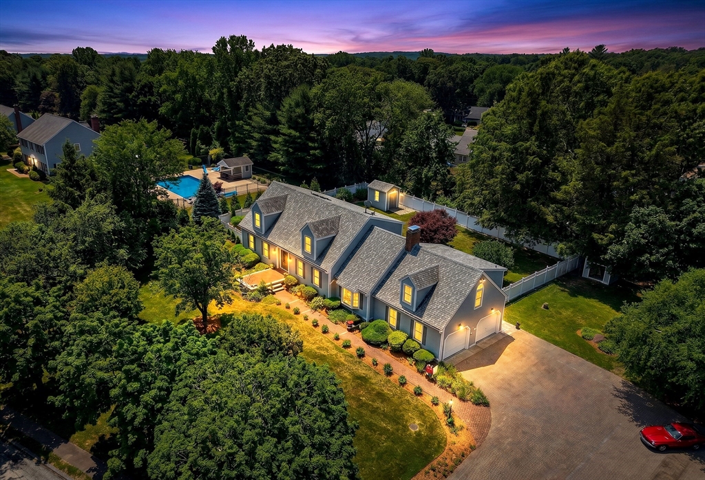 15 Devincent Dr in Stow