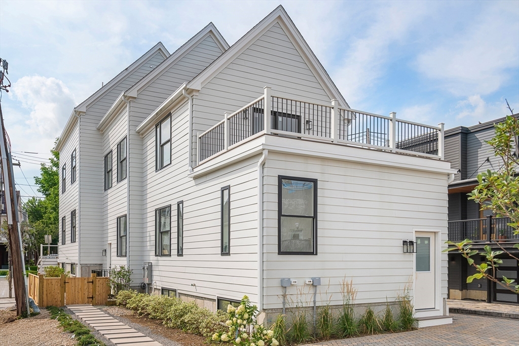 60 Franklin St #2 in Somerville