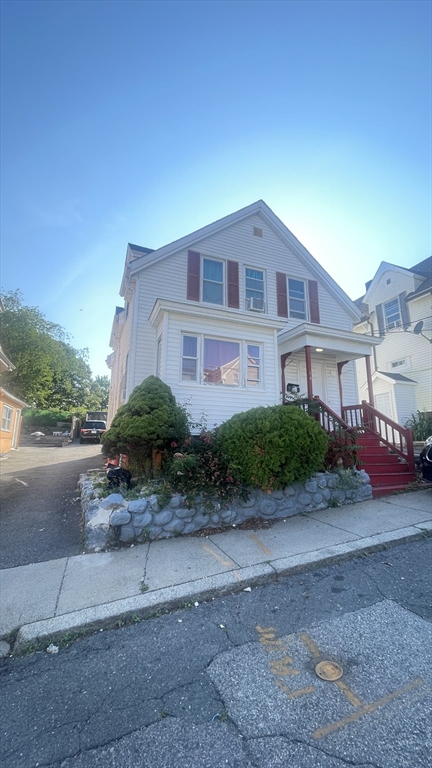 14 Union Ct in Lynn