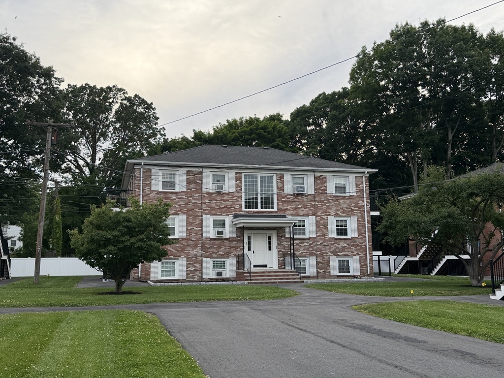 18 Austin Ct #E in Saugus
