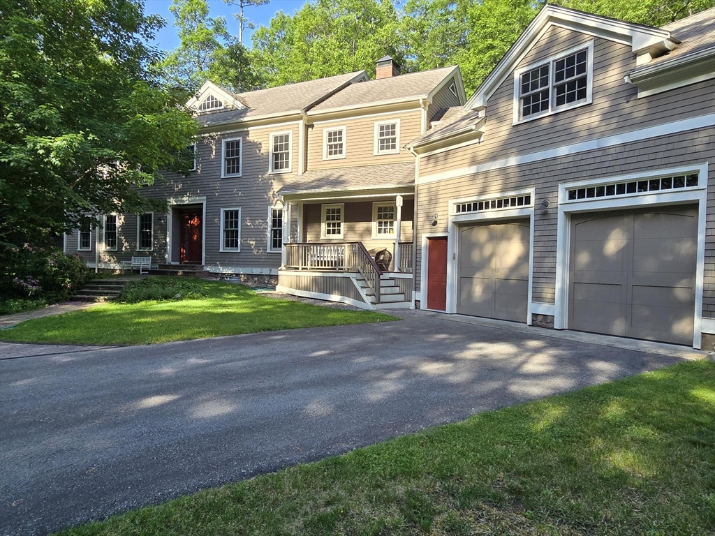 32 Perry Lane in Weston