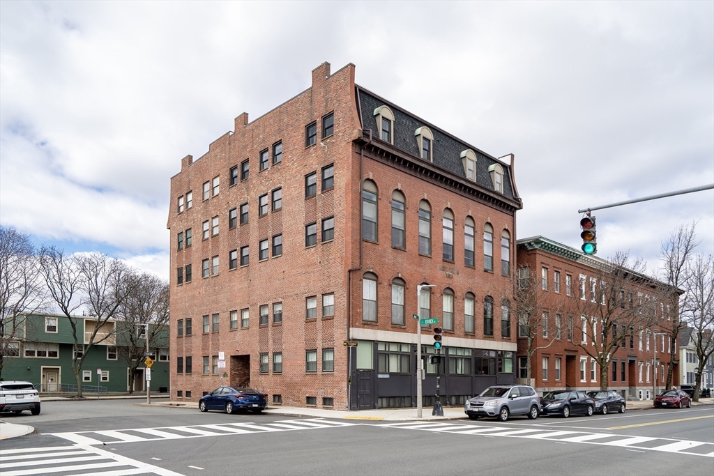 356-358 Main Street #1 in Charlestown