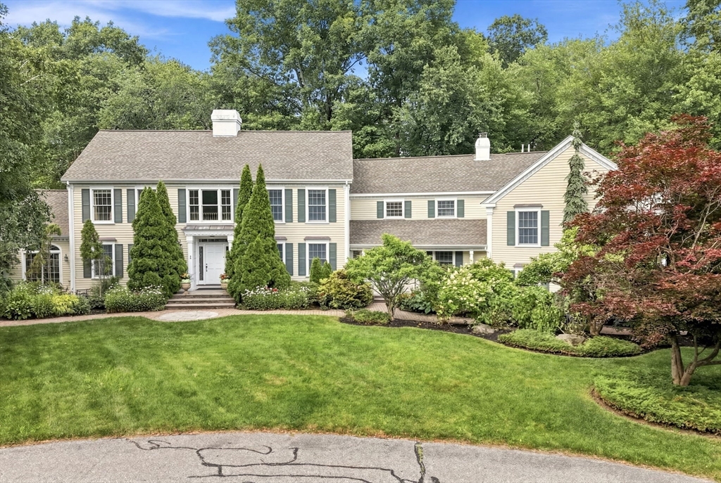 3 Hazelwood Cir in Andover