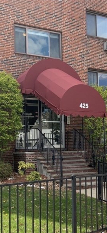425 S Huntington Ave #1 in Jamaica Plain