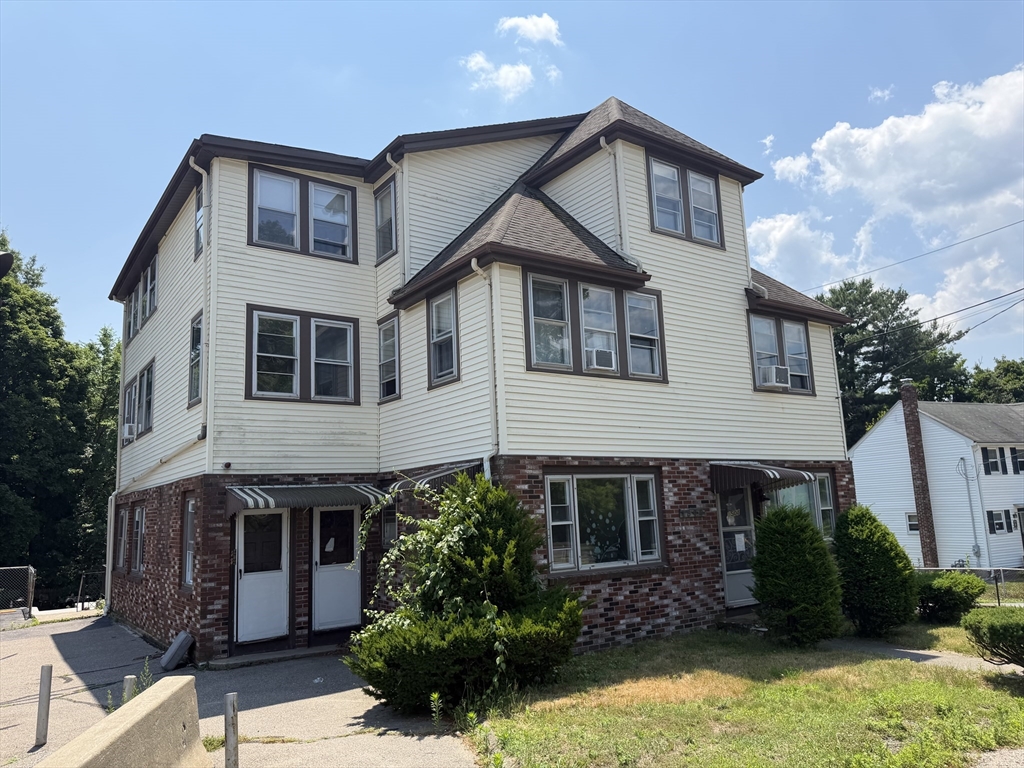 1508 Central St in Stoughton