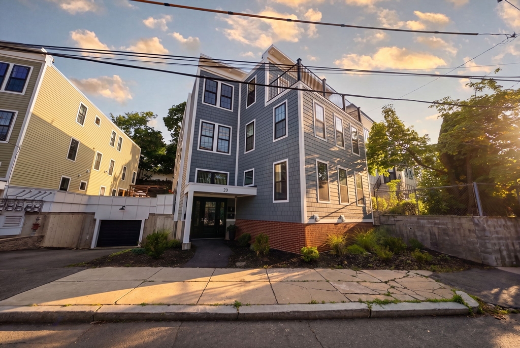 18-20 Crestway Rd #PH5 in Boston