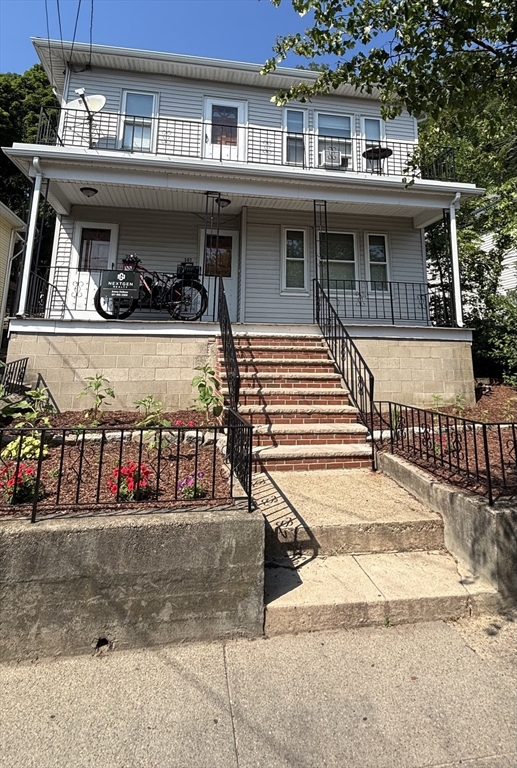 207 Gladstone St in Boston