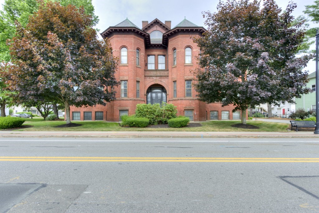 321 Plantation St #102 in Worcester
