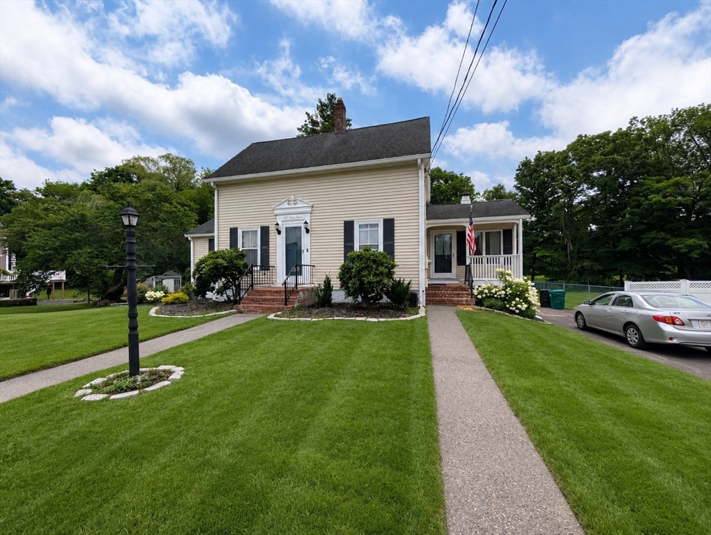 422 Main Street in Groveland