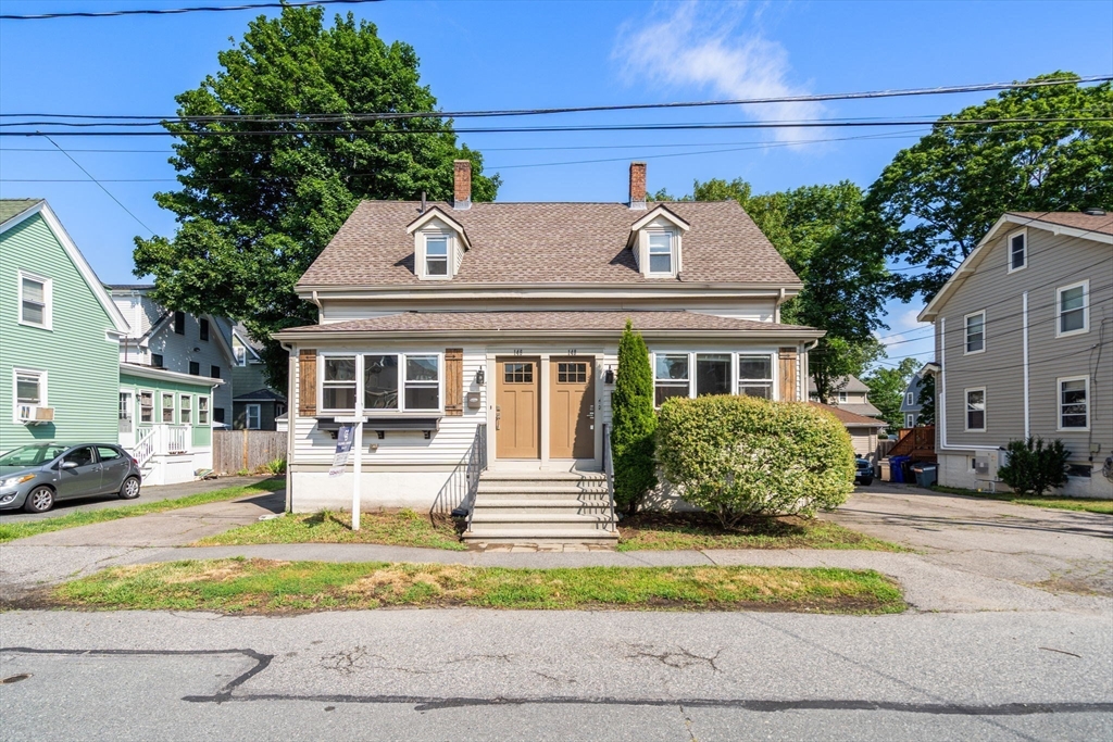146-148 Warren Ave in Milton