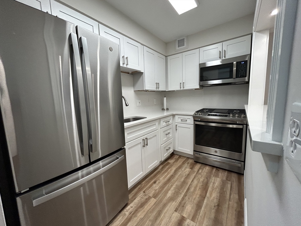 17 Bowdoin #1B in Boston