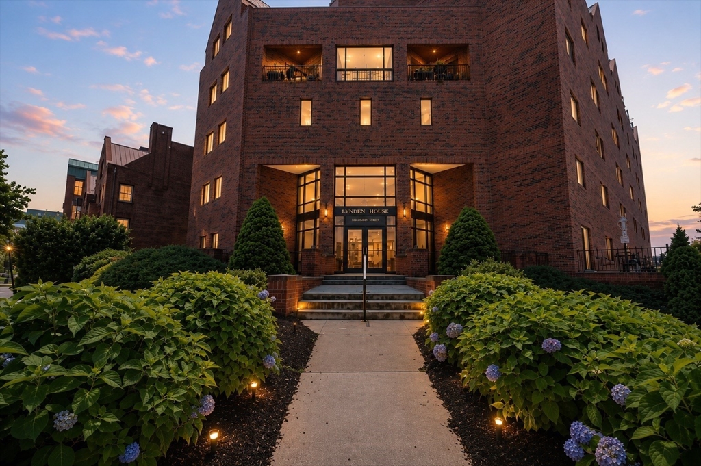 44 elm #102 in Worcester
