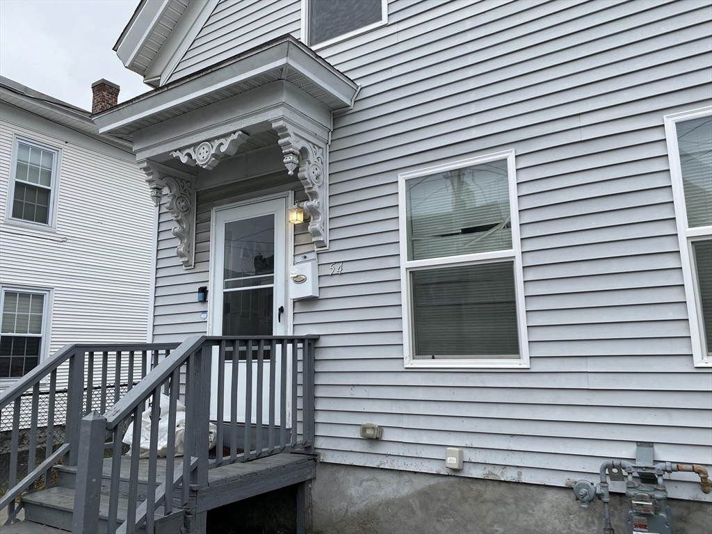 54 Pleasant St in Lowell
