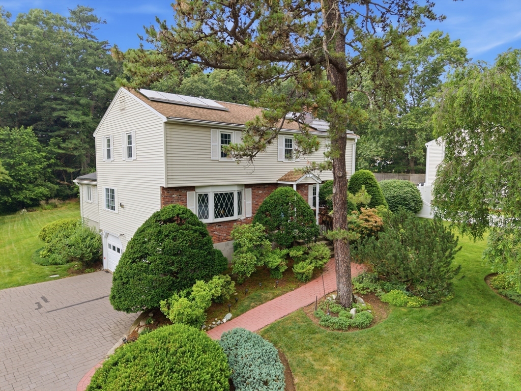 12 Swanson Rd in Framingham