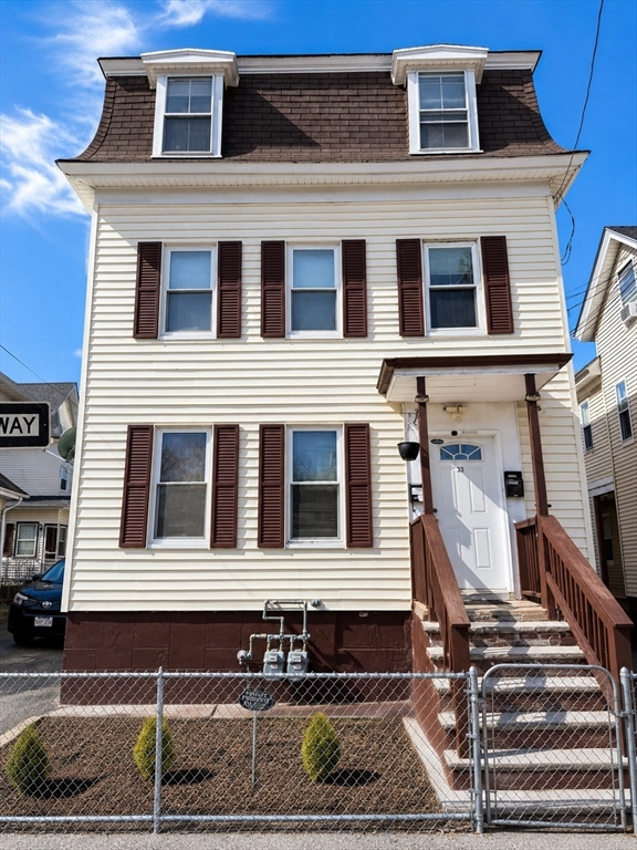 33 S Whipple St in Lowell
