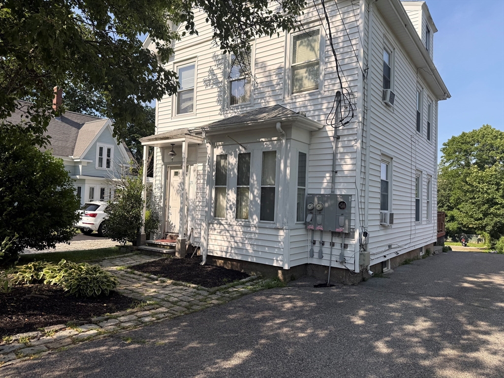 211 Court St in Plymouth
