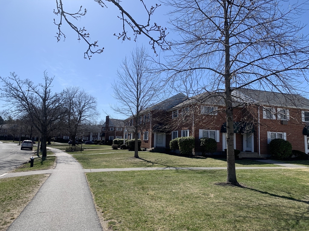 145 Emerson Gardens Rd #145 in Lexington