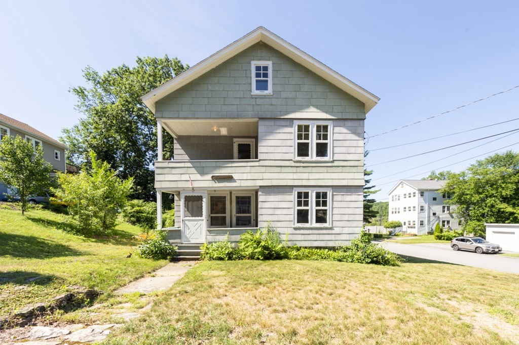 17 Hunnewell Rd in Worcester