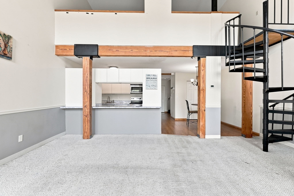 96 Old Colony Ave #302 in East Taunton