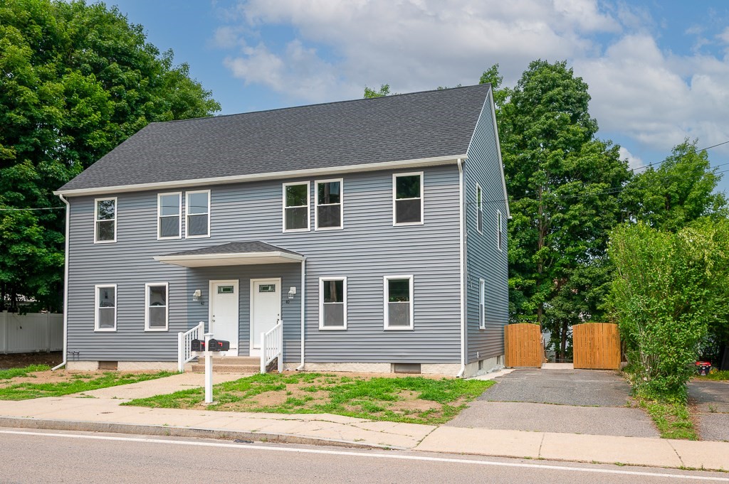 40-42 N Main St in Whitinsville