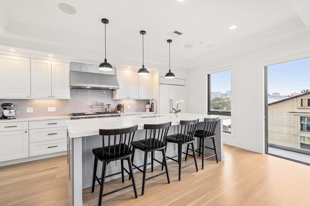 377 W 1St St #3 in Boston