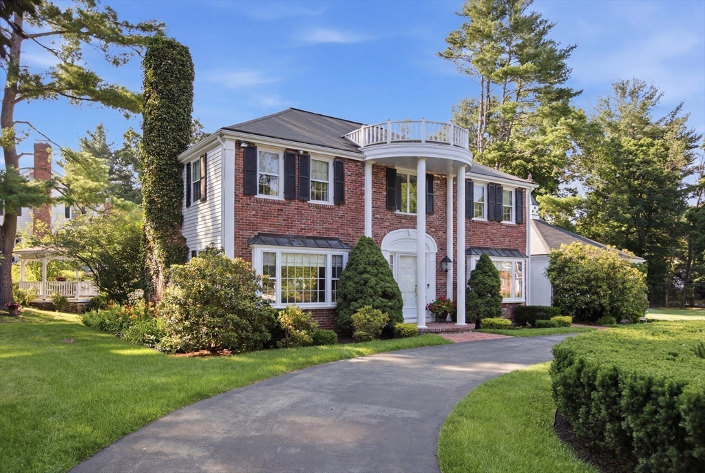 2 Russell Road in Lynnfield