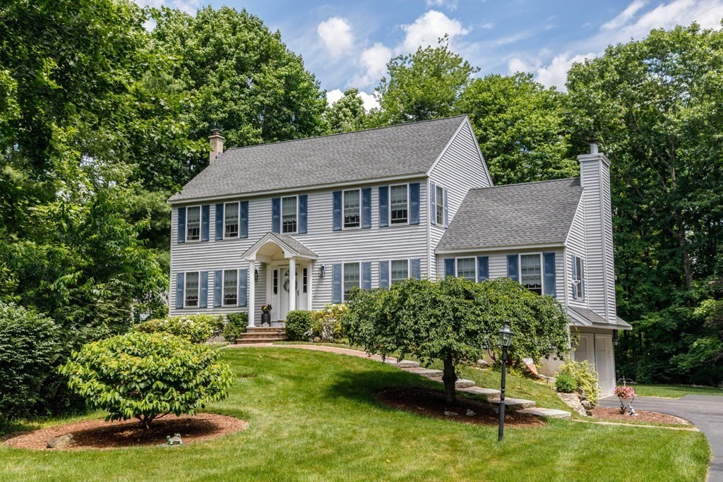 26 Cushing Lane in Lunenburg
