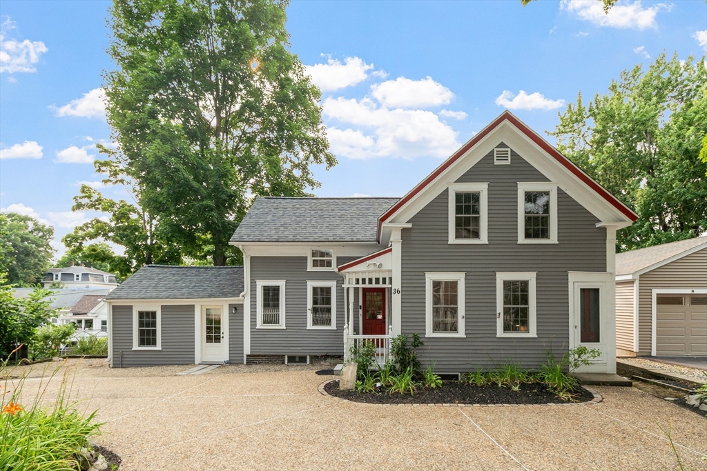 36 Pleasant St in Ayer