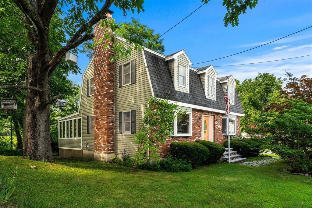 89 W Meadow Rd in Lowell