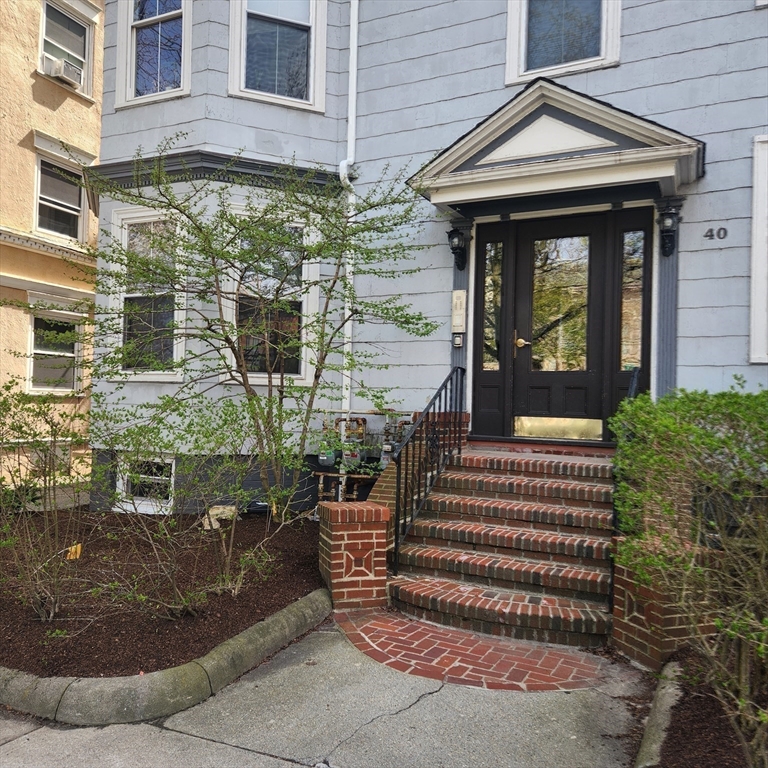 40 Highland Ave #8 in Somerville