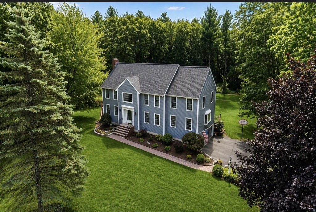 39 Spring Hill Rd in North Andover