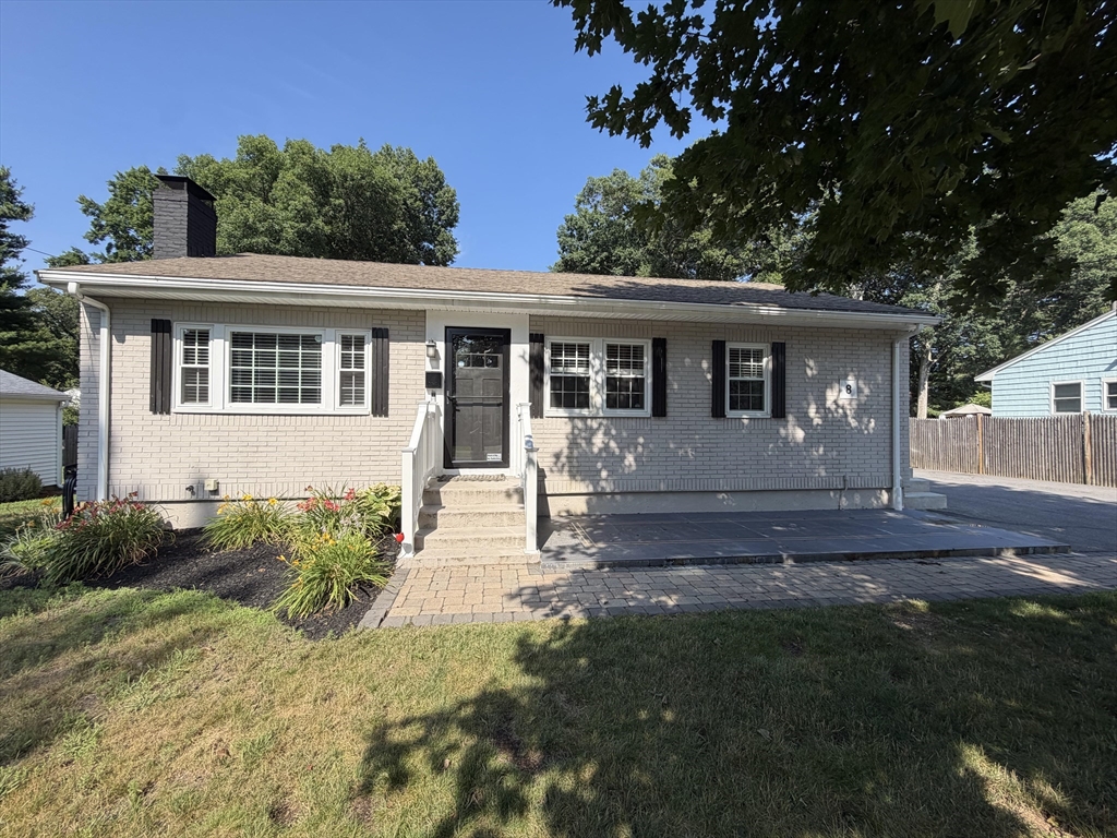 8 Fairbrook Rd in Framingham