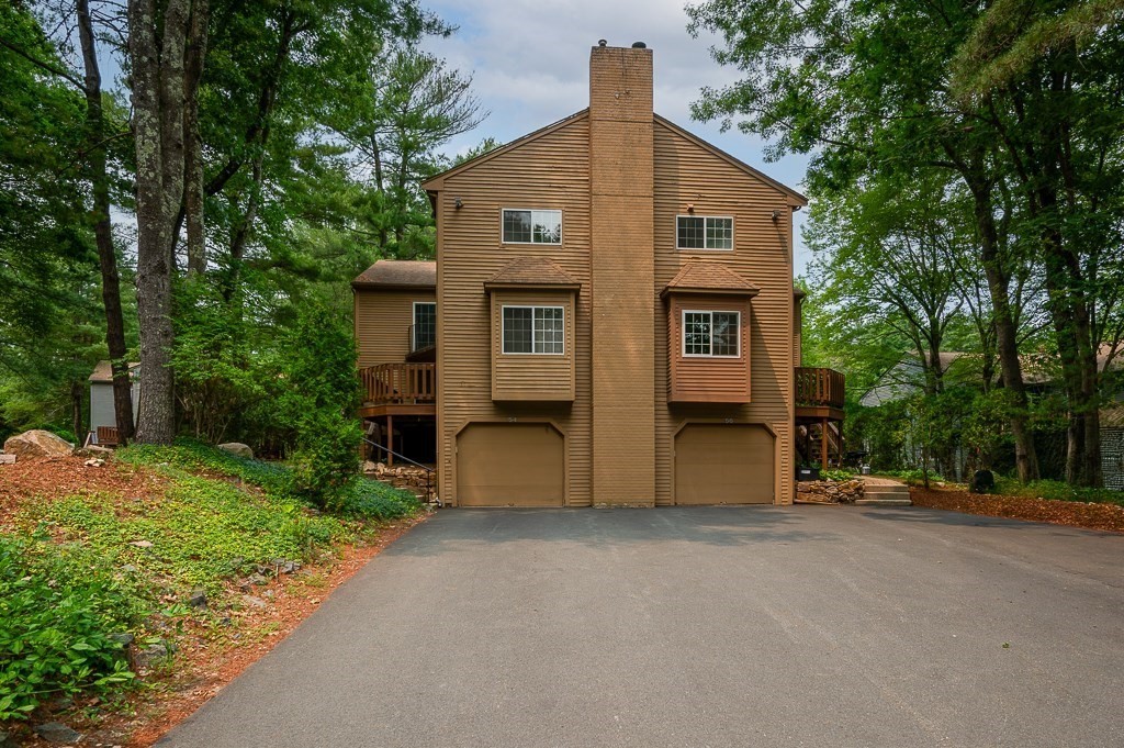 54 Voyagers Ln #54 in Ashland