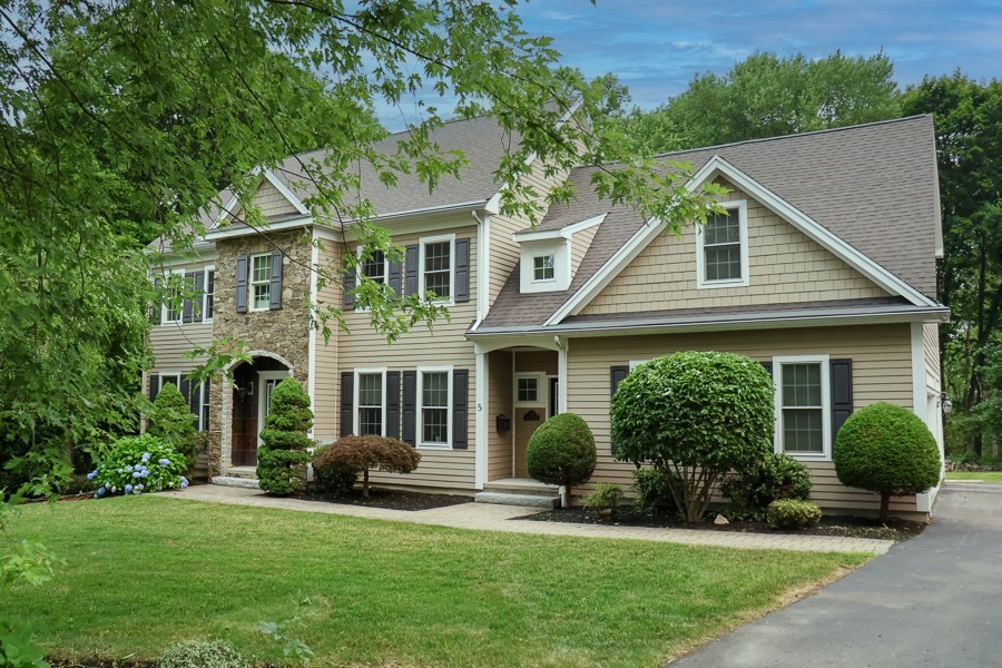 5 Merriam Avenue in Shrewsbury