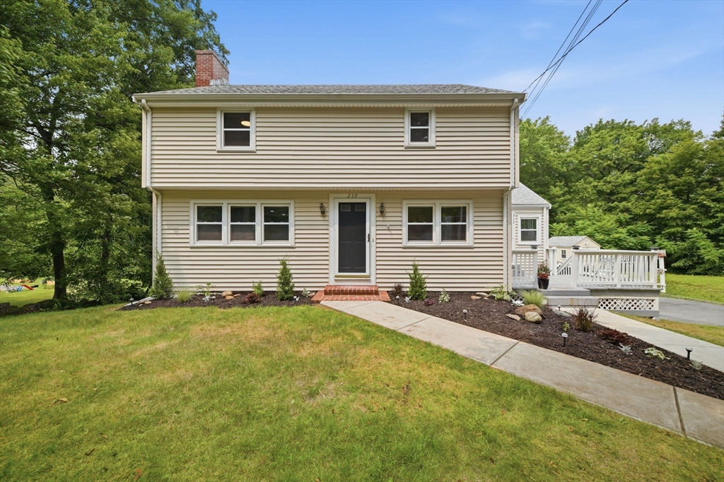 239 W Main St in Westborough