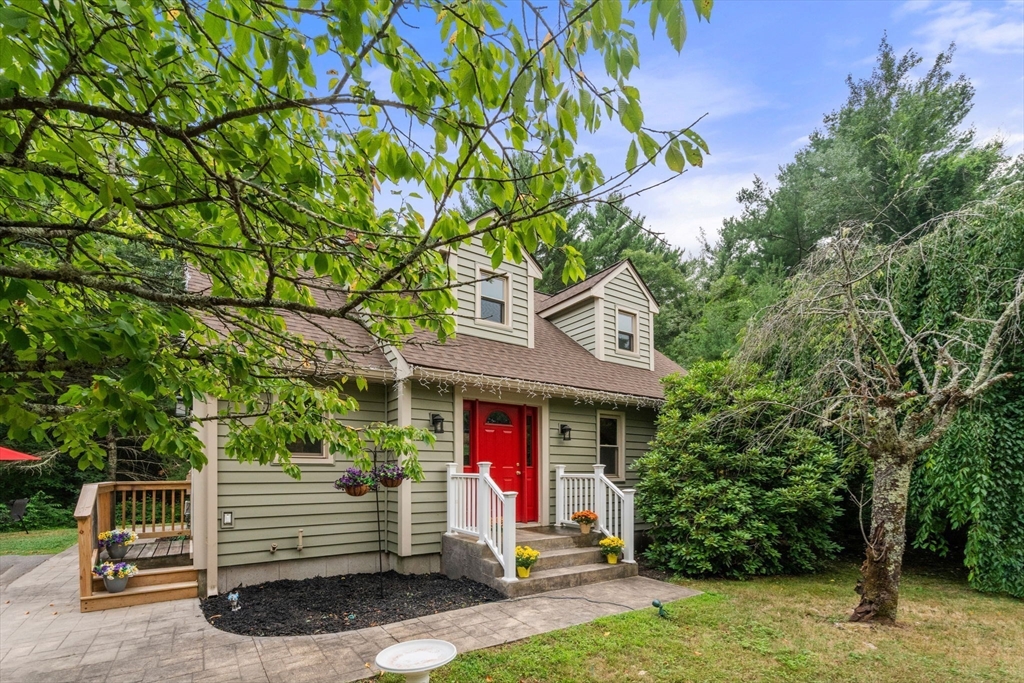 40 Clear Pond Rd in Lakeville