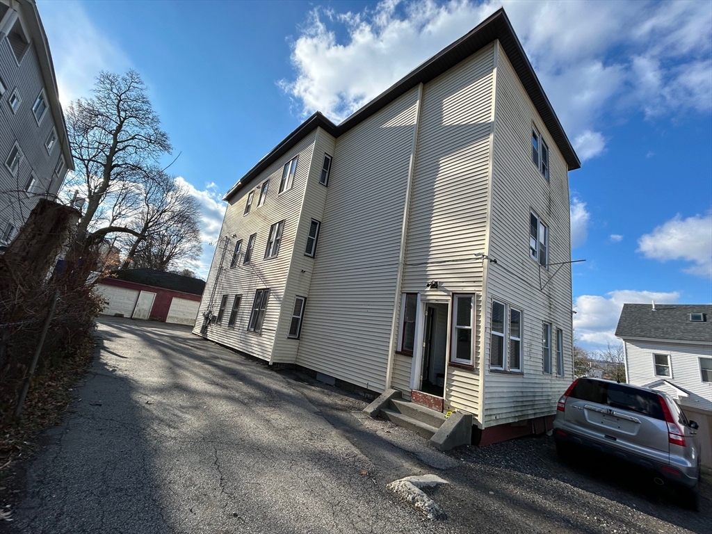 7 Bluff St in Worcester