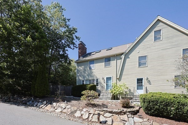 26 Pleasant st #B in Wellesley