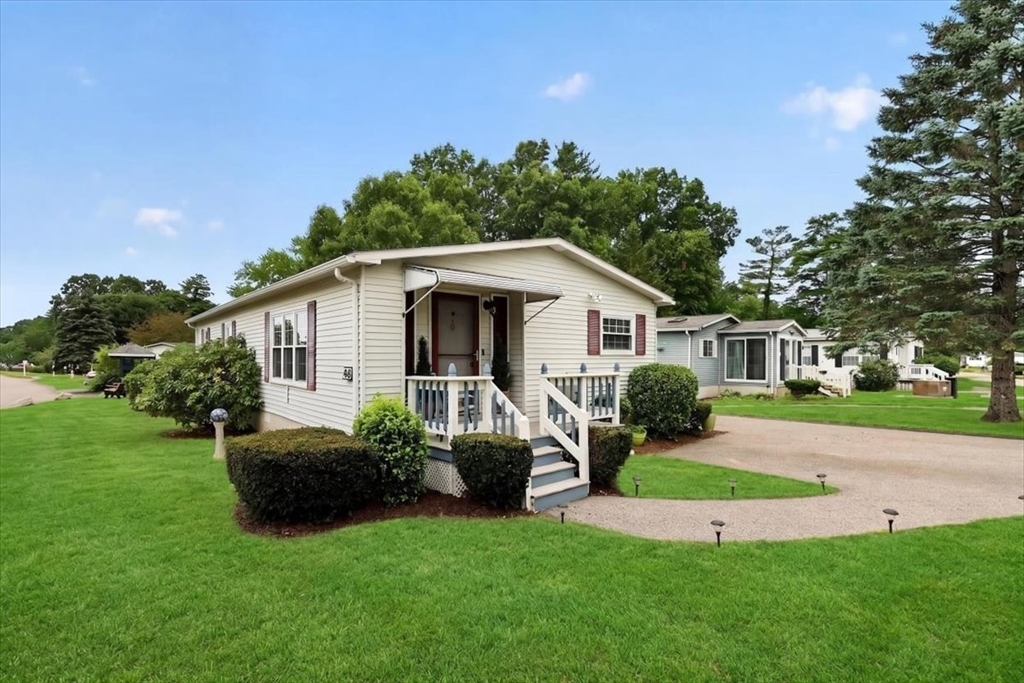 46 Leisurewoods Drive in Rockland