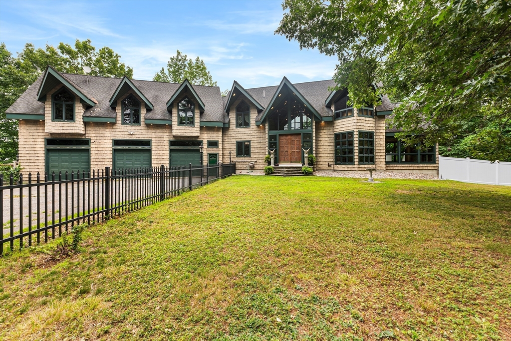 48 Sherburne Ave in Tyngsboro