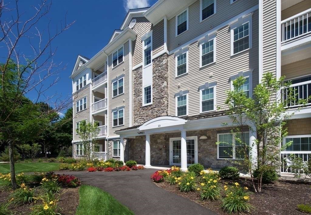 22 Farmstead Ln #407 in Sudbury