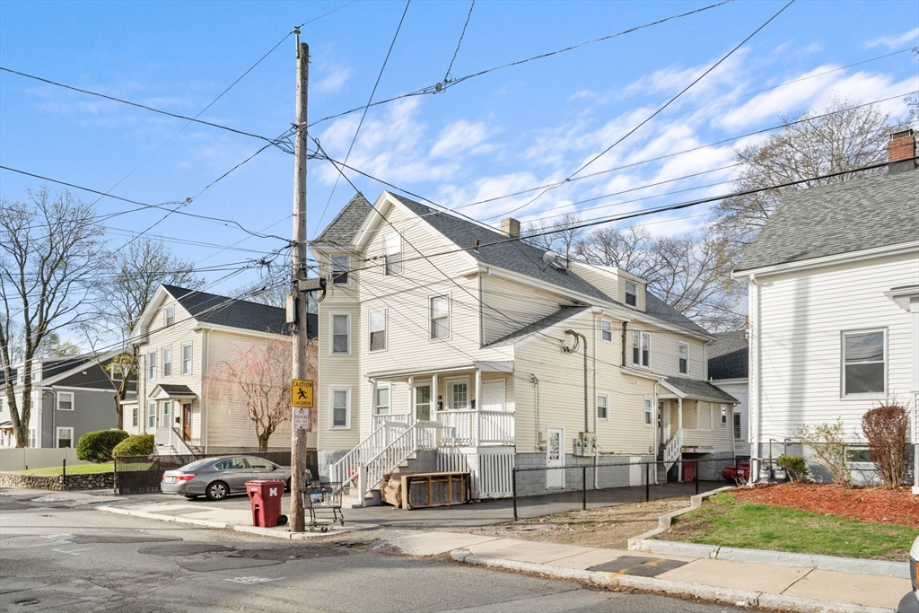 38 & 40 Hurd St in Melrose