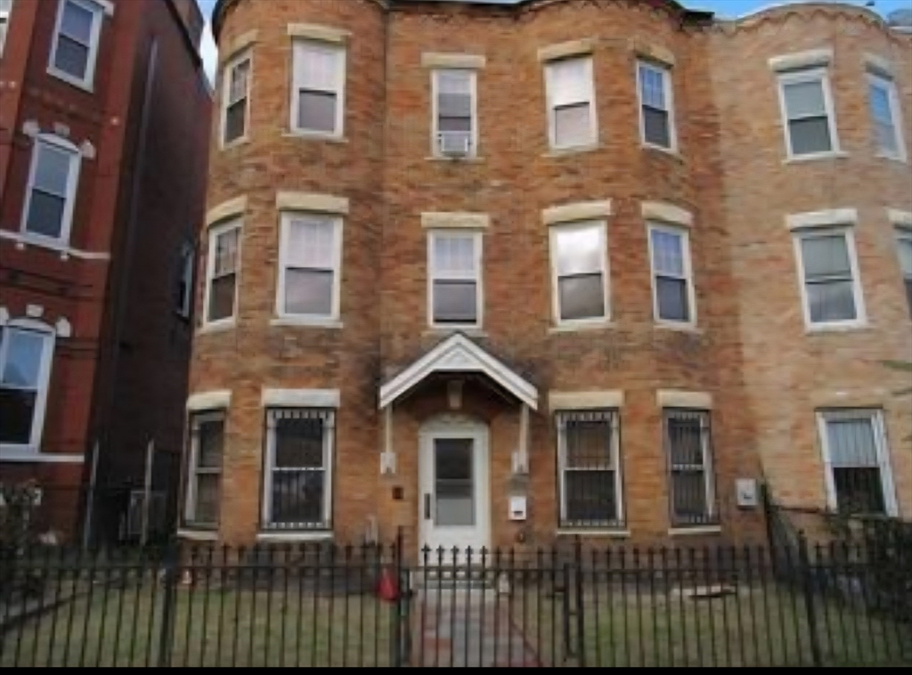102 Moreland St in Roxbury