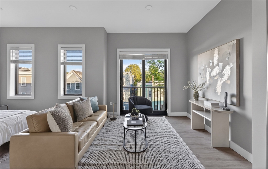 656 Saratoga #201 in Boston