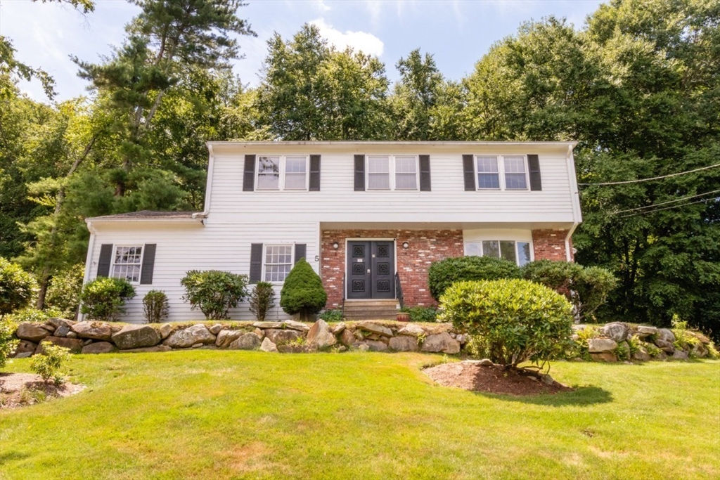 5 Tomkins Ln in Framingham