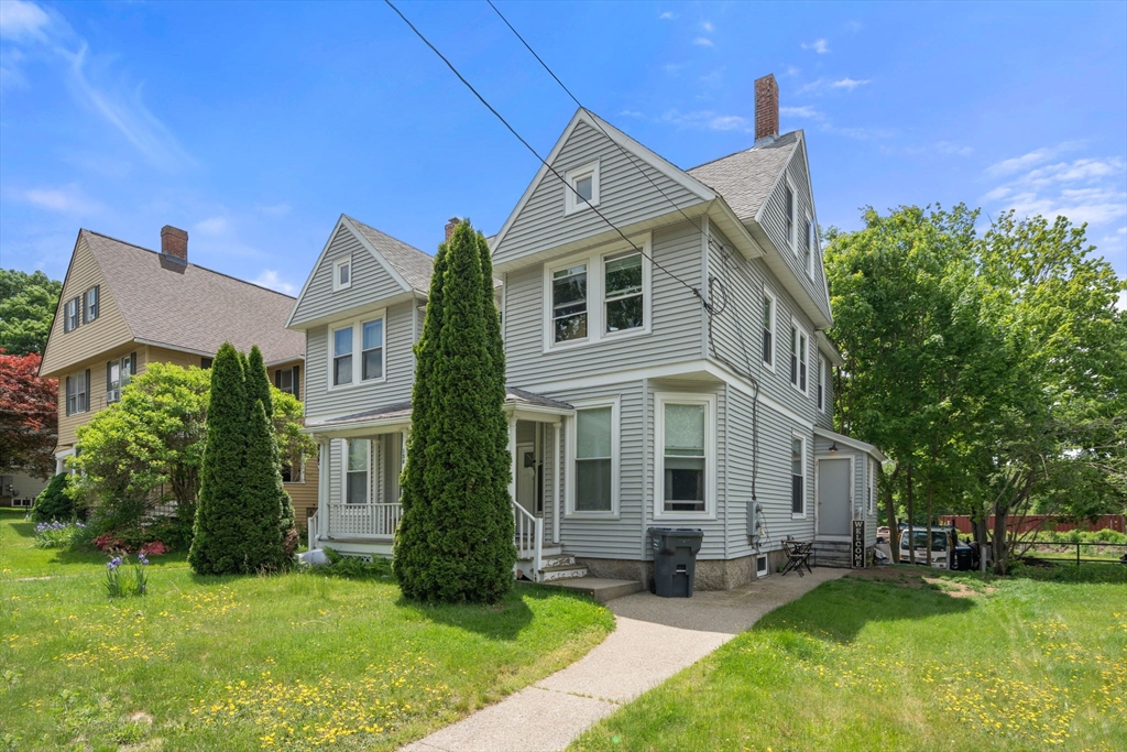 158 Main St in Upton
