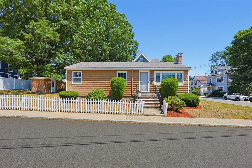 10 Meyer St in Roslindale